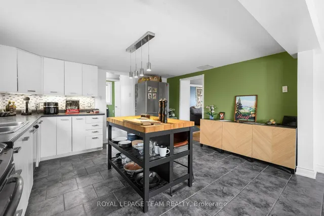 1975 Albert St, Clarence-Rockland 2