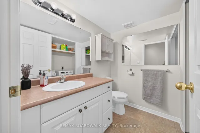 363 Levis Ave, Ottawa 4