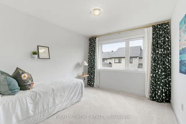 310 Chamomile Way, Ottawa 4