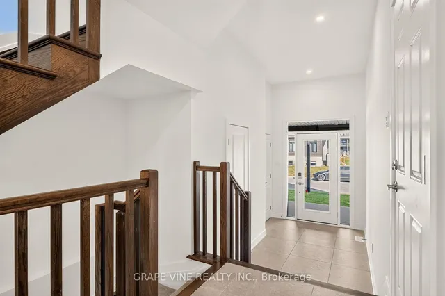 76 San Felice Circ, Kanata 4