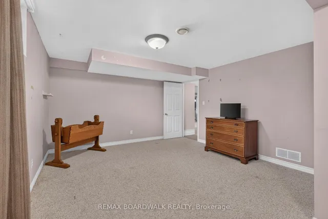 2762 Julie St, Clarence-Rockland 2