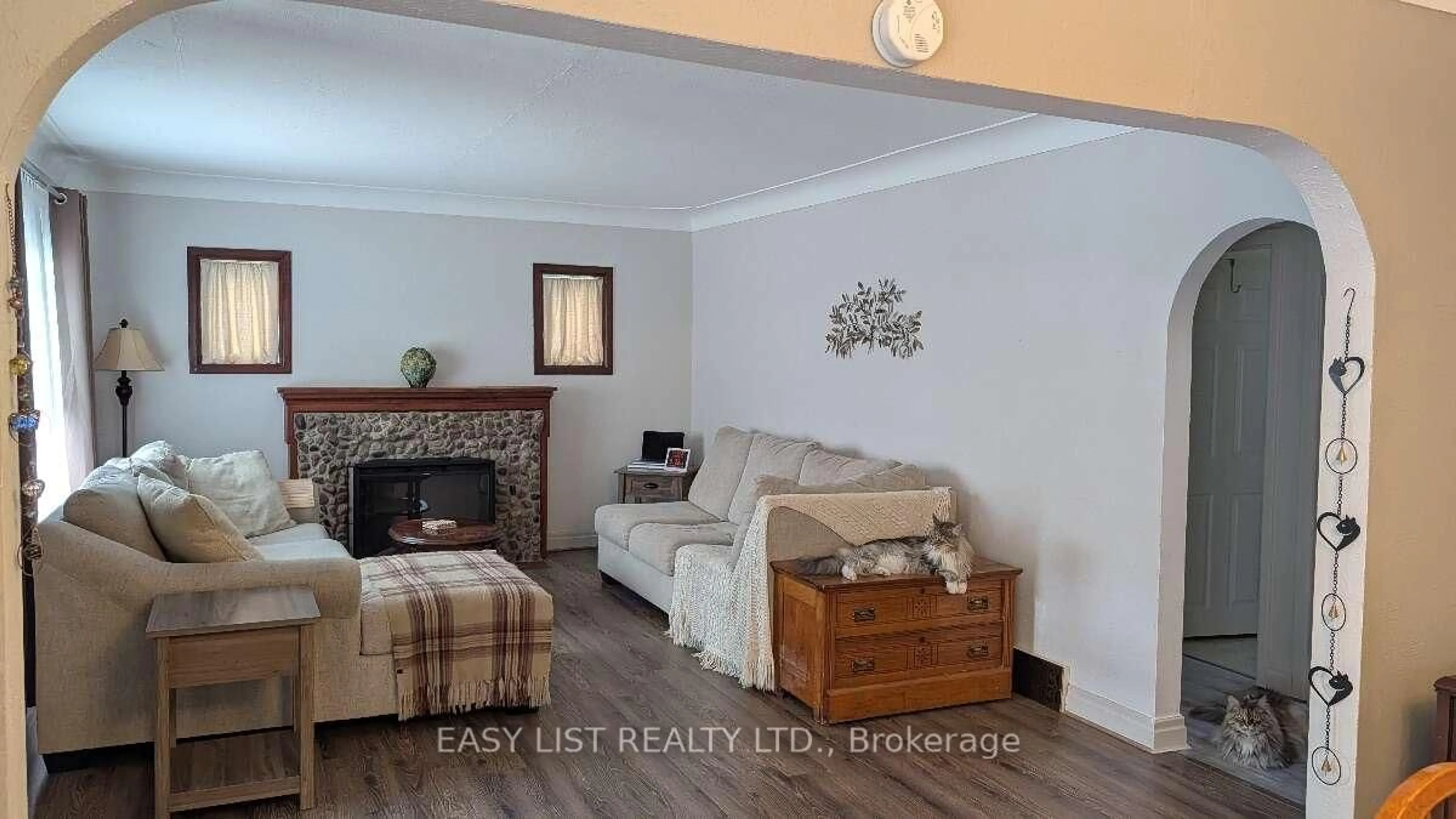 trreb/IMG-X13846230_35c7c8a5-b360-468f-b1ec-08ffe546eeca-l.jpg