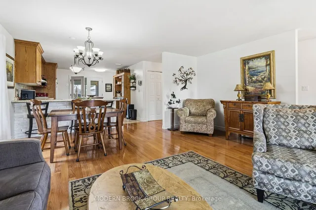 36 Hillcrest Dr, Brockville 3