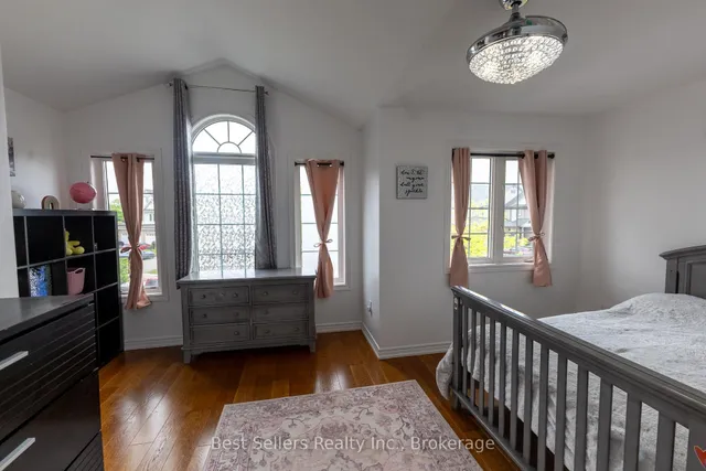 214 Cardinal Cres, Welland 4