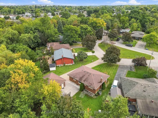13 Hardwood Grve, St. Catharines 2