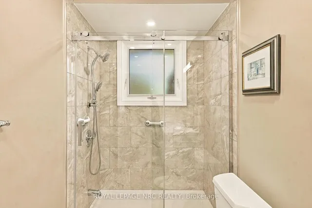 13 Hardwood Grve, St. Catharines 5