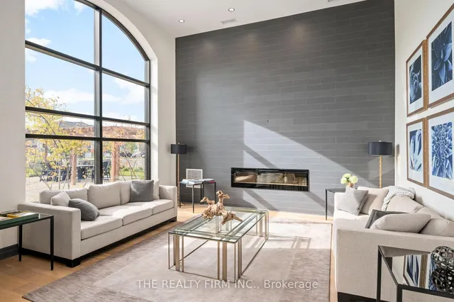 240 Villagewalk Blvd #1303, London North 3