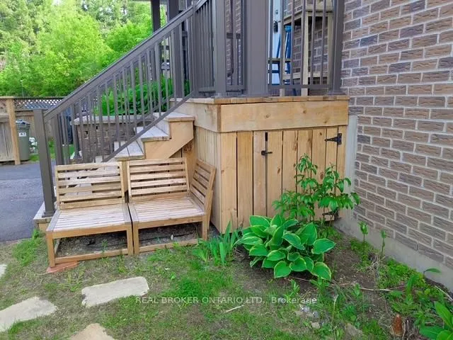 7 Timberview Way #3, Ottawa 2