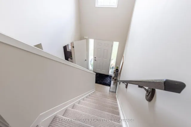 8625 Upper Canada Dr, Niagara Falls 4