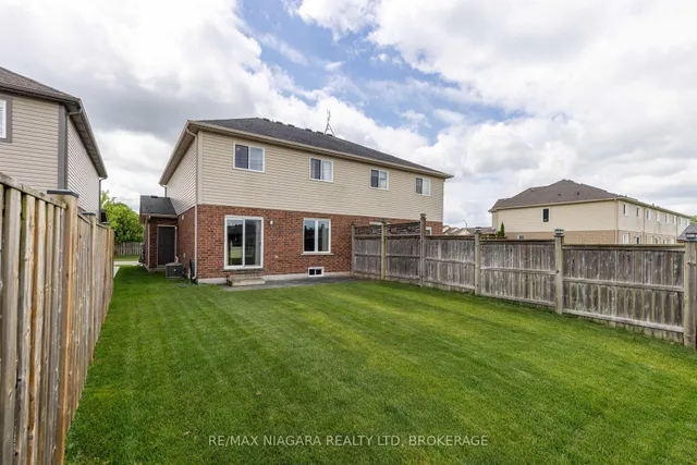 8625 Upper Canada Dr, Niagara Falls 2