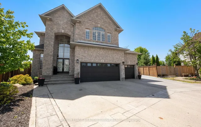 4 Playfair Crt, Hamilton 4
