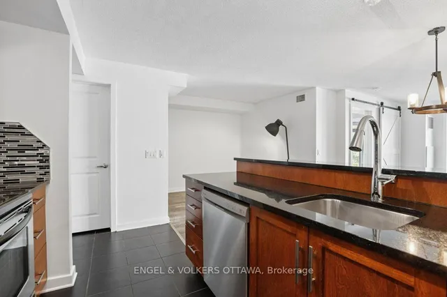 138 Somerset St #408, Ottawa 5