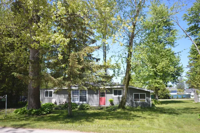 6208 LONDON Rd, Lambton Shores 2