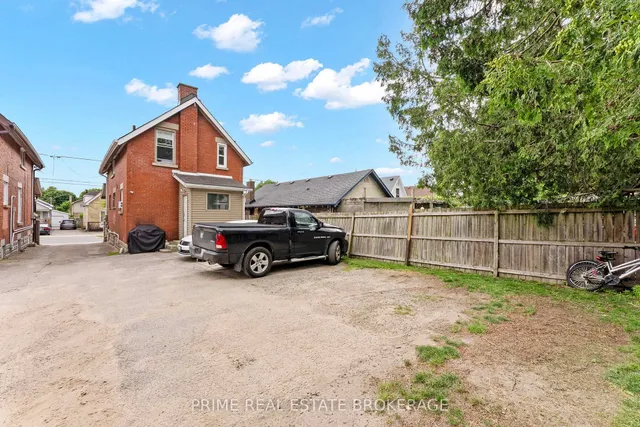 1032 Trafalgar St, London East 3