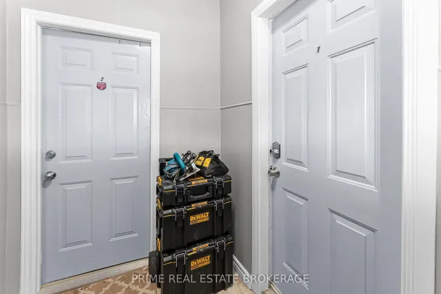 1032 Trafalgar St, London East 2