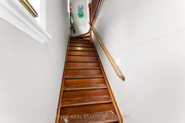 1032 Trafalgar St, London East 5