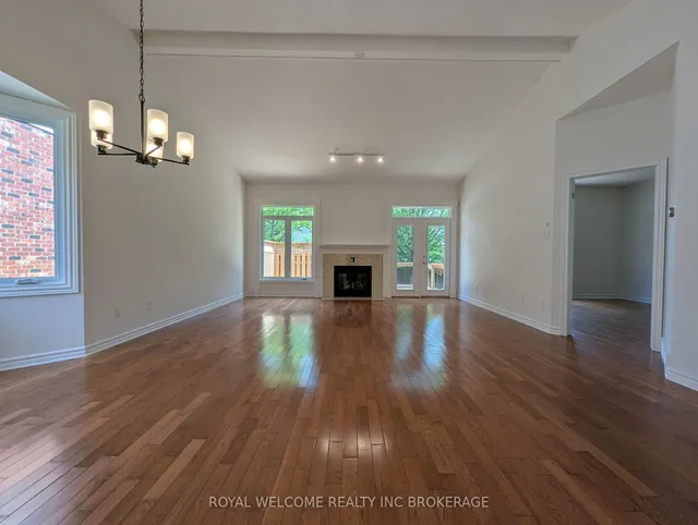 400 Ambleside Dr #10, London North 3