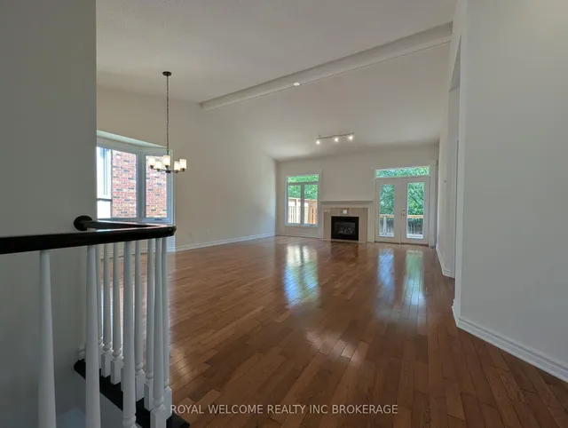 400 Ambleside Dr #10, London North