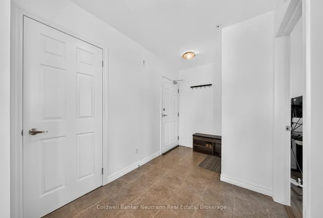 2 Colonial Dr #311, Guelph 4