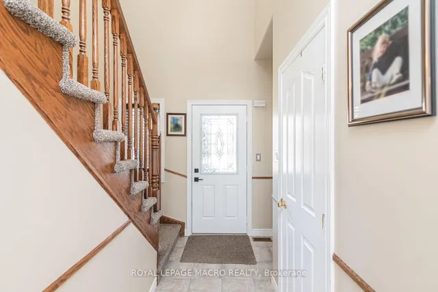 102 Willow Lane, Grimsby 5