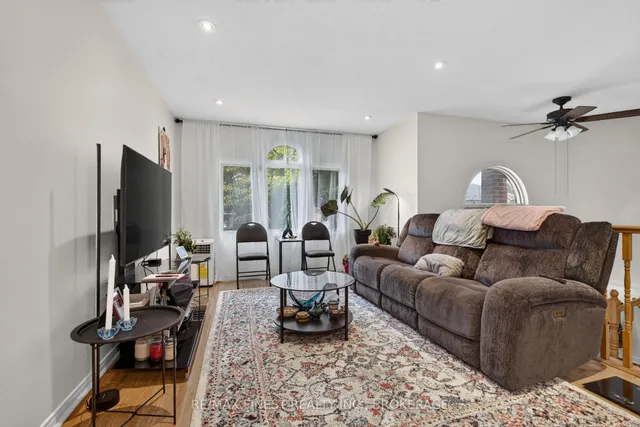 984 Waterbury Cres, Kingston 5