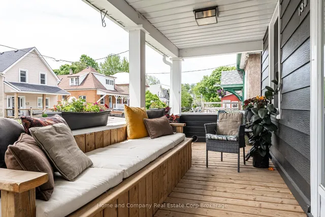130 Rebecca St, Stratford 2
