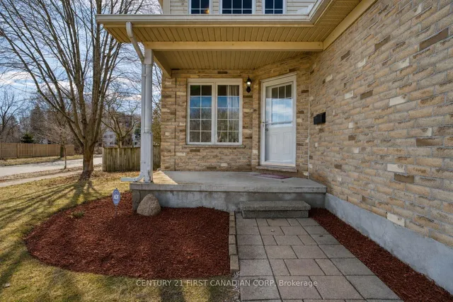 89 Mctaggart Crt, London North 3