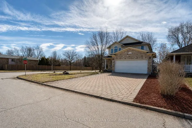 89 Mctaggart Crt, London North 2