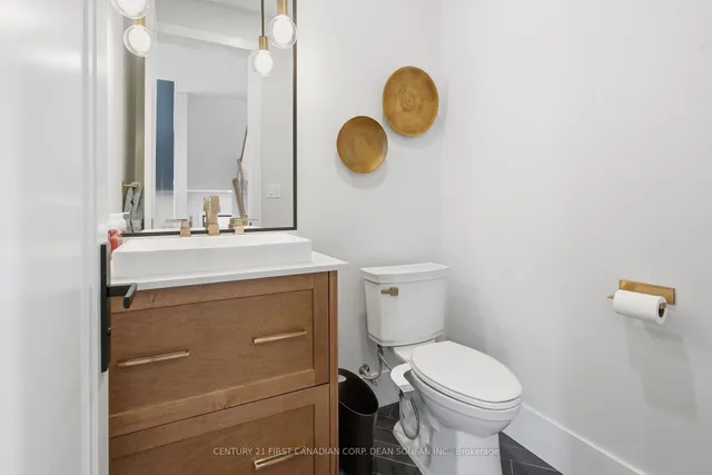7218 Silver Creek Circ, London South 2