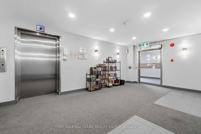 218 Viewmount Dr #400, Ottawa 3