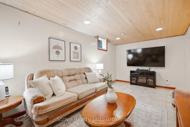 132 East House Cres, Cobourg 4