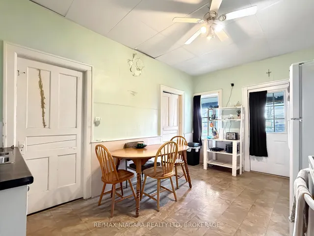 35 Forsythe St, Fort Erie 5