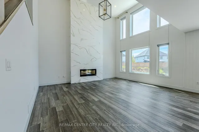 7290 Silver Creek Circ, London South 3