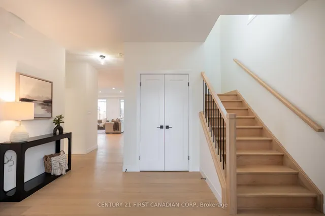 1378 Shields Pl, London North 2