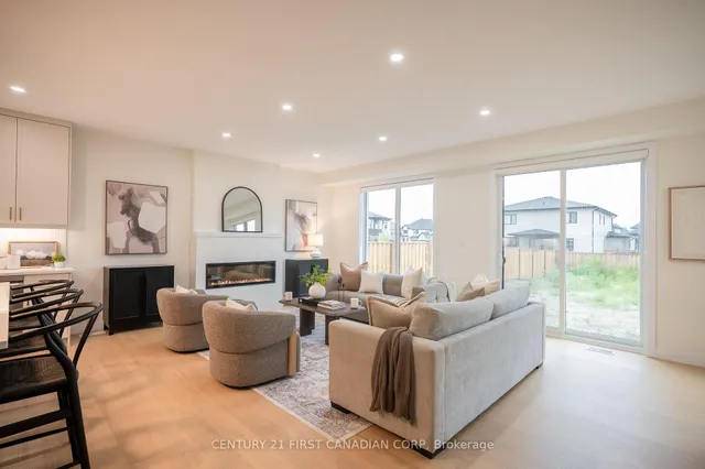 1378 Shields Pl, London North 3
