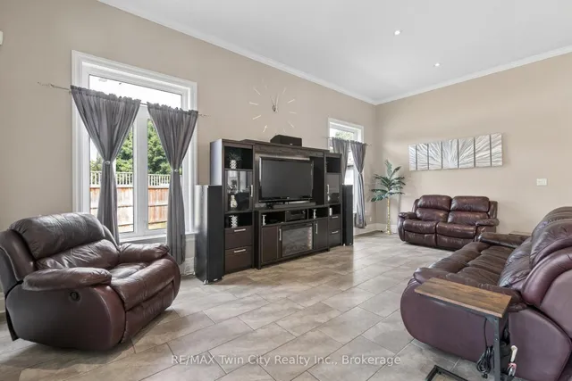 9 Baird St, Blandford-Blenheim 4