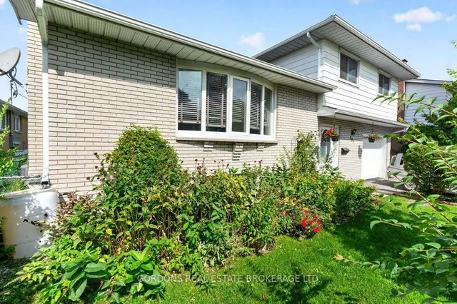 207 Robert Wallace Dr, Kingston 5