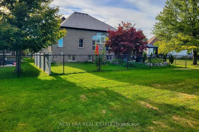 24 Carmichael Cres, Brantford 4