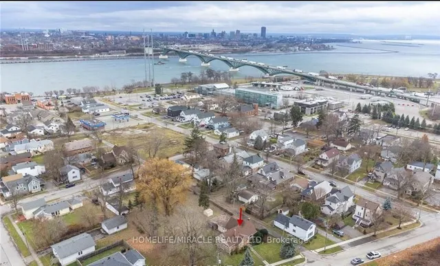 17 Goderich St, Fort Erie 2