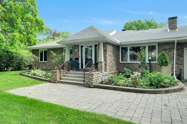861 Dunlevie Ave, Ottawa 3
