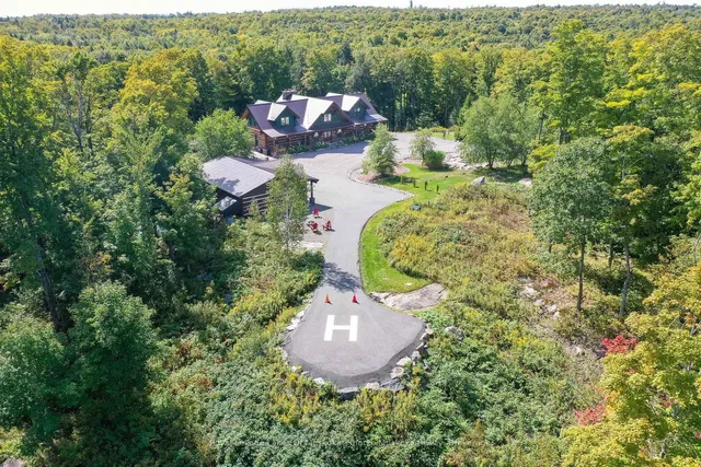 1035 Breezy Point Rd, Muskoka Lakes 2