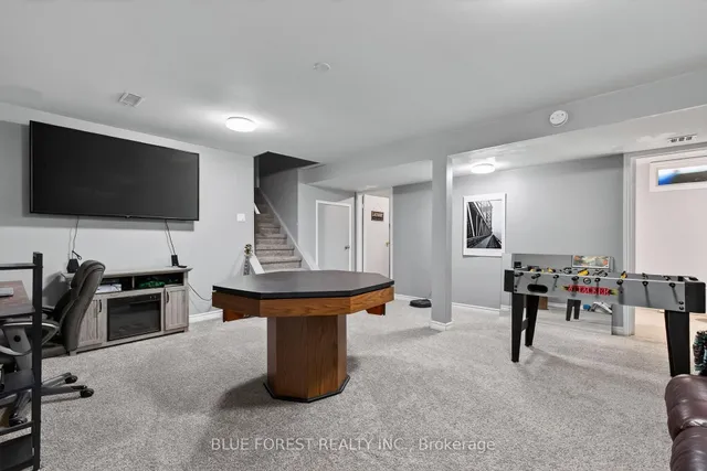 32 Meadowview Rd, London South 2