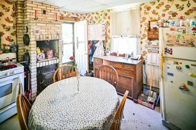 351 Albert St, Strathroy-Caradoc 4