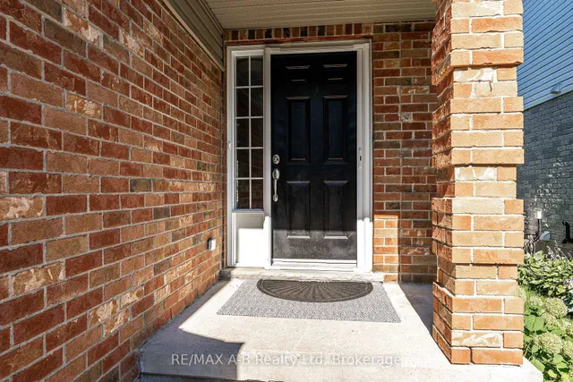 10 Buckingham Dr, Stratford 4