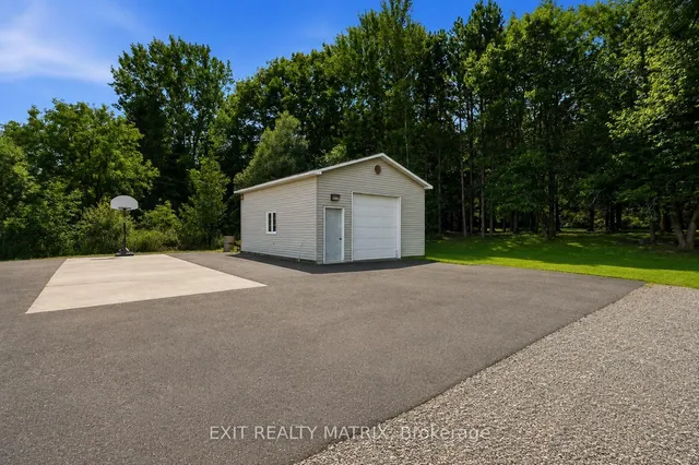 1196 400 Rte, Russell 2