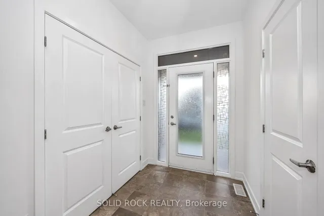 859 Solarium Ave, Ottawa 4