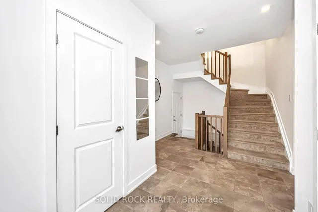 859 Solarium Ave, Ottawa 5