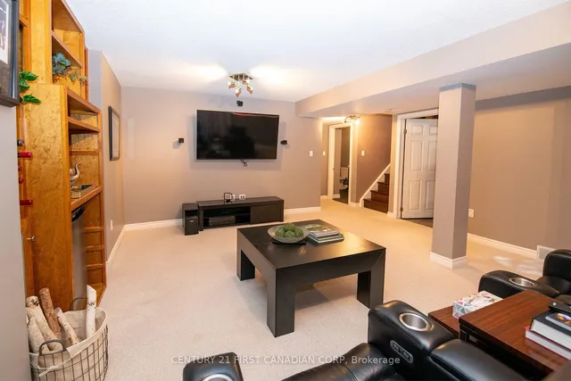 1100 Byron Baseline Rd #5, London South 2