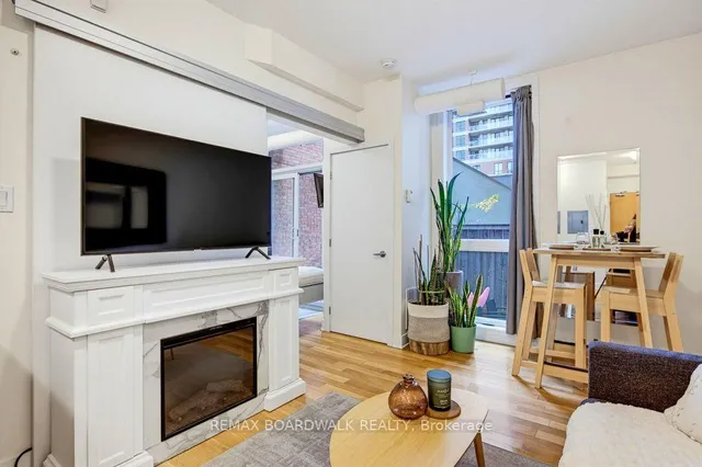 360 Cumberland St #104, Ottawa 5