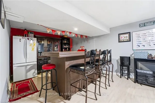 179 Banbury Rd, Brantford 4